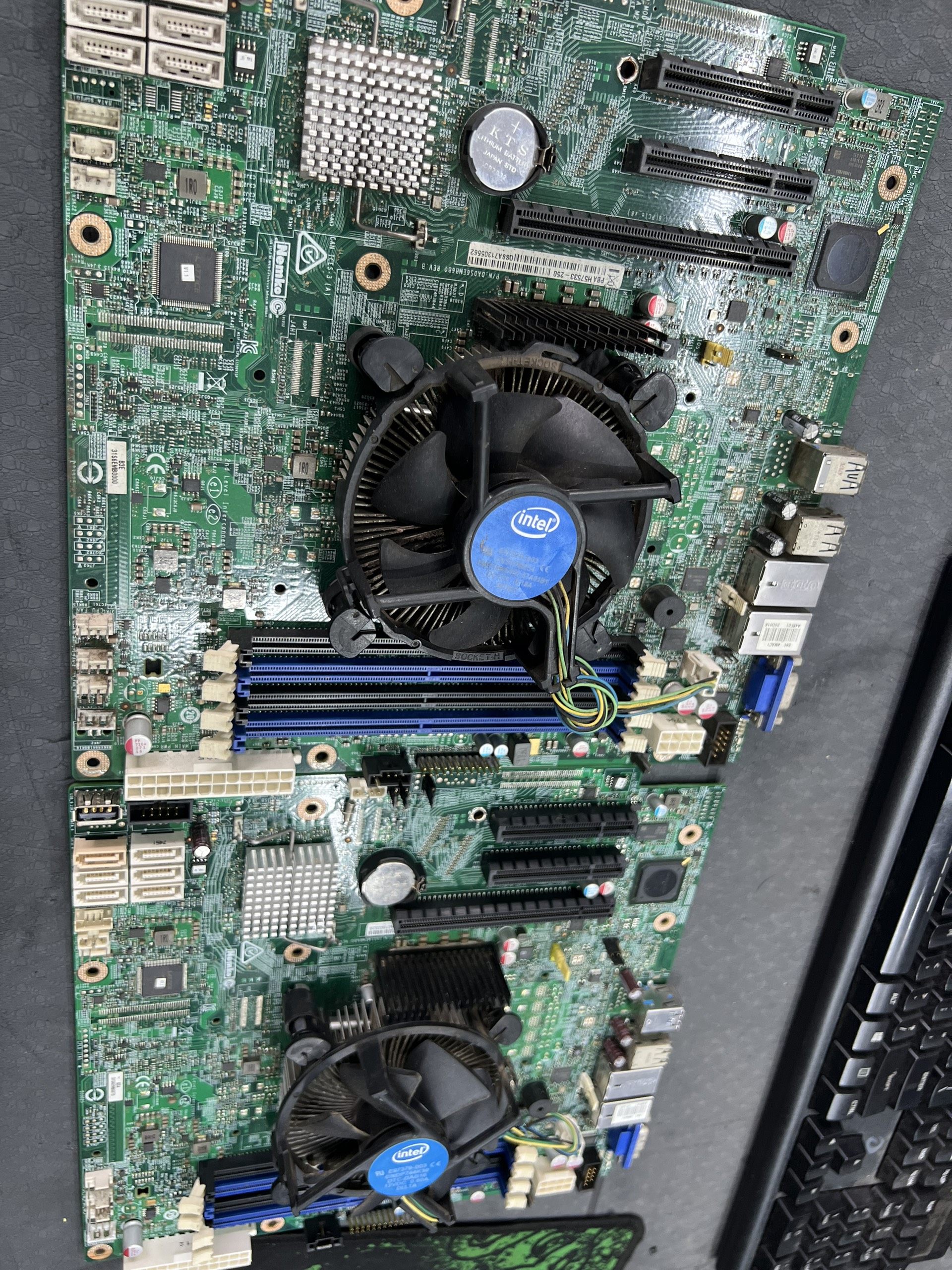 Máy chủ server MAIN INTEL S1200SPSR - CPU Pentium G4560